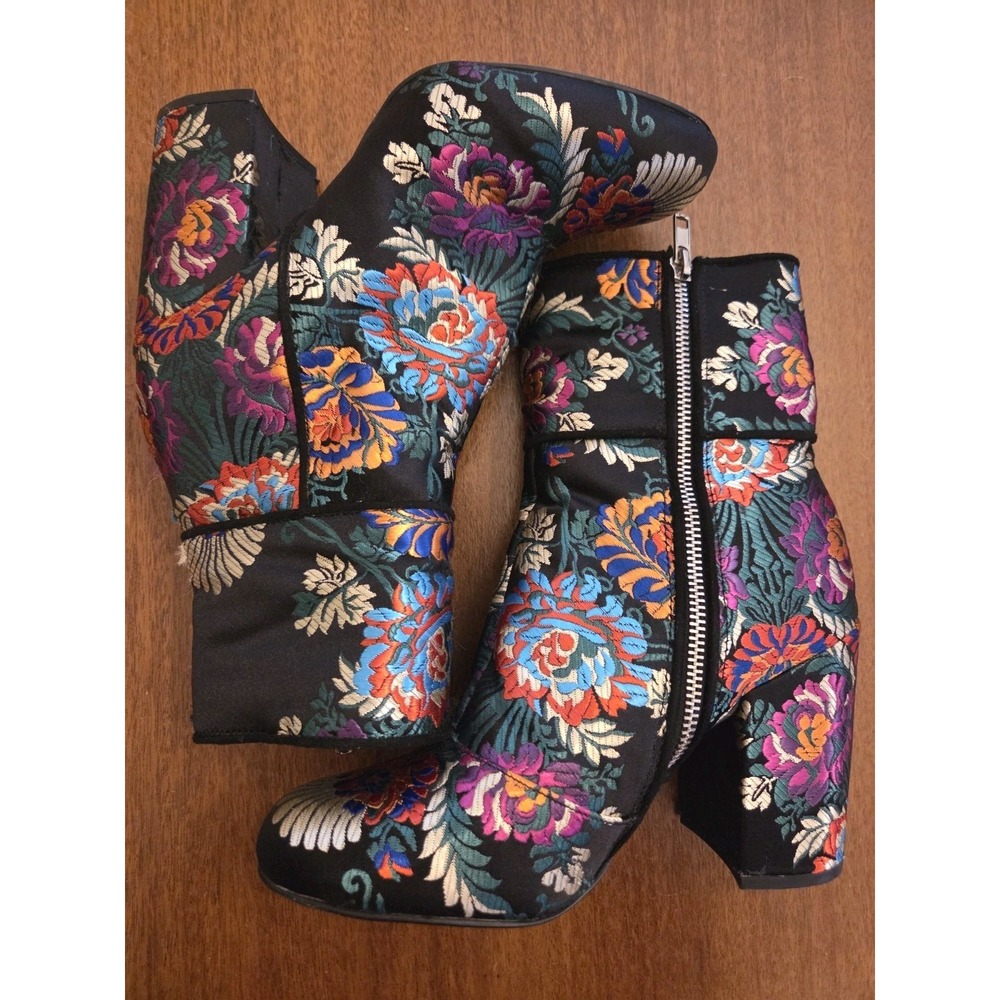 Oriental Floral Embroidered Boots Women's 7.5 Romantic Gothic Vamp Steve Madden - Picture 10 of 14